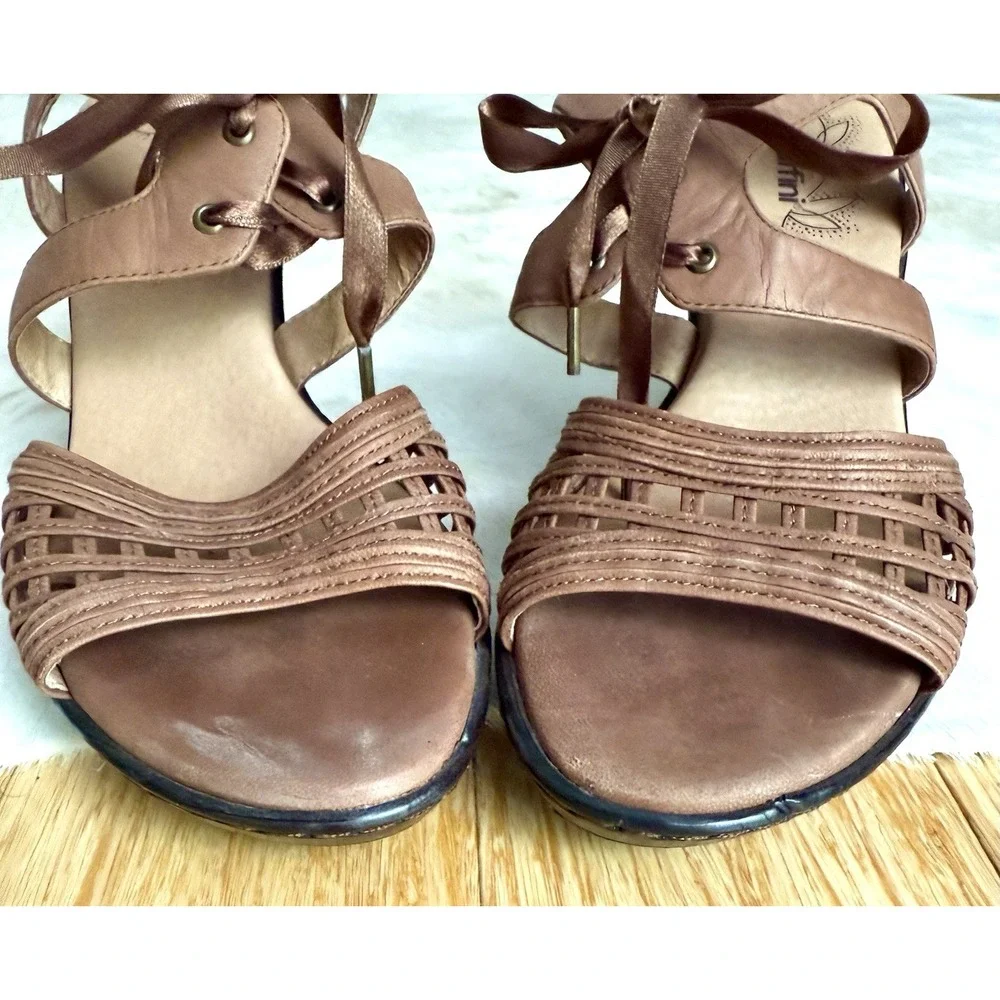 Umberto Raffini womens brown wedges with front tie open toe size 38 Or‎ 7.5